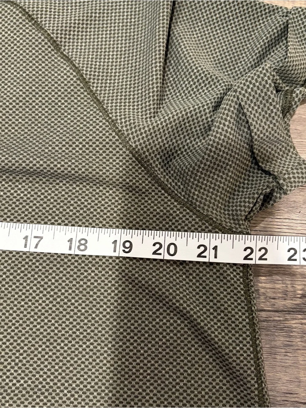 Women’s size 12 lululemon textured tie back short sleeve tee